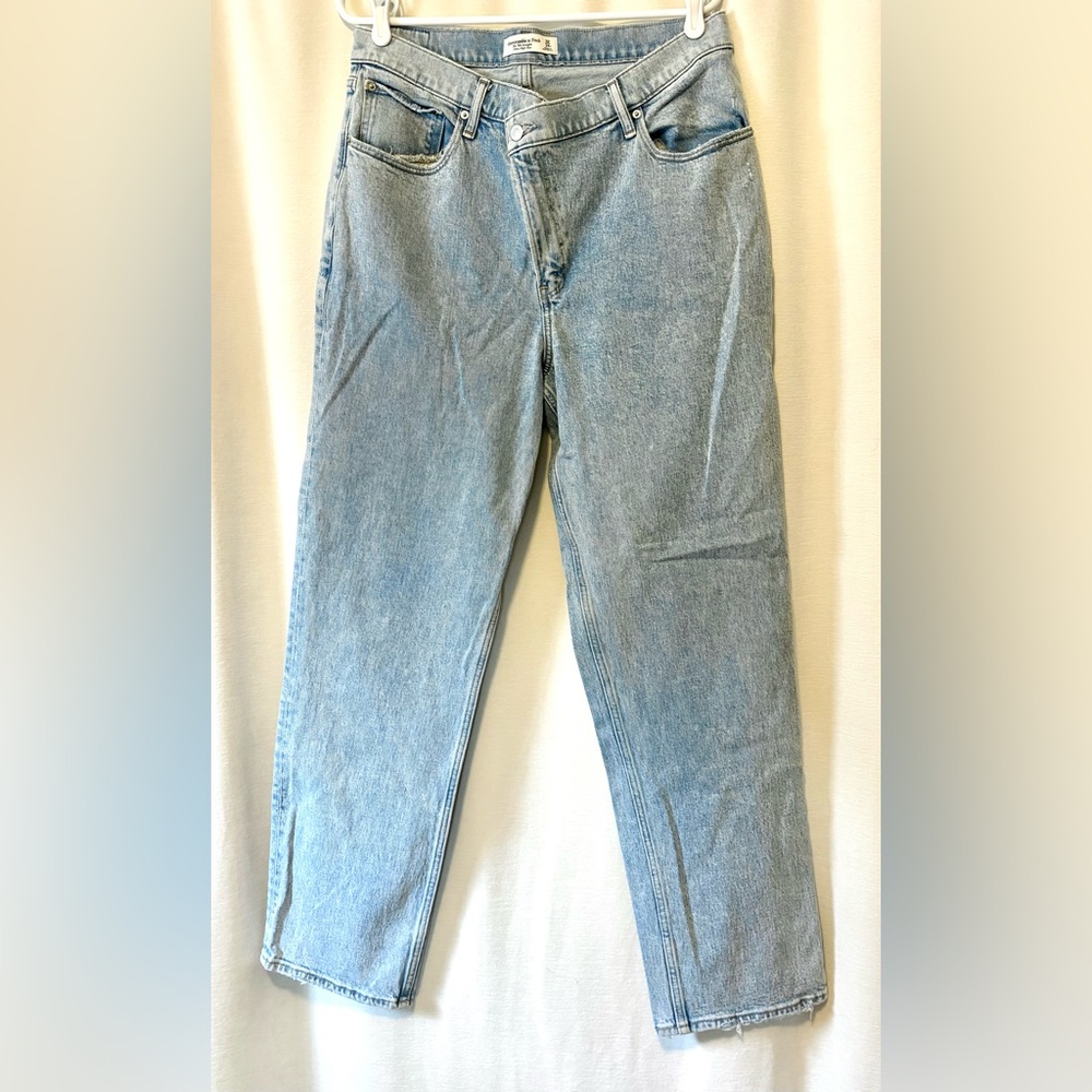 Abercrombie & Fitch The 90’s Straight Ultra High Rise Crossover Jean size 32/14 - Picture 3 of 6